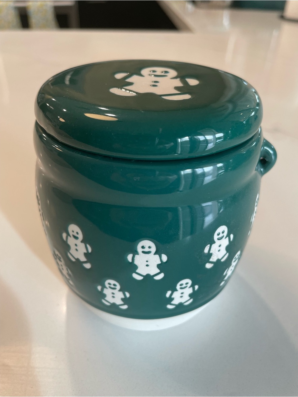 10 Strawberry Street Green Ceramic Gingerbread Man Christmas Jar with Lid